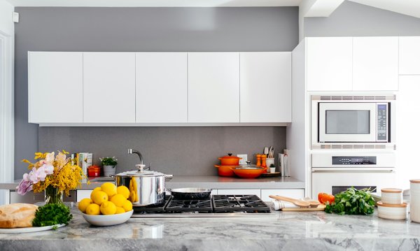 Top Countertop Edge Designs to Reduce Spills Effectively